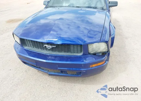 2005 Ford Mustang V6 Deluxe/V6 Premium z USA, uszkodzony, nr VIN 1ZVFT80N655161973